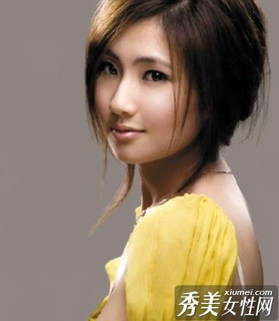 十月圆脸美女的化妆技巧