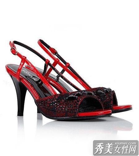 11款夏季必备单品,搭配时尚高跟鞋和酷炫高跟鞋