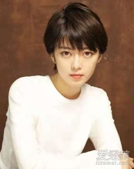 什么样的短发适合办公室女孩?短发、纹身、烫发和卷发怎么样?