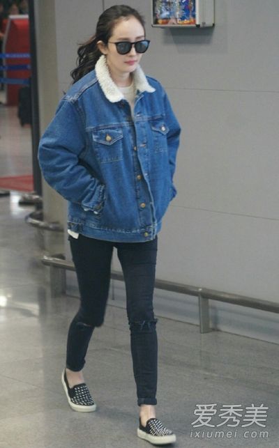 向杨蜜学习，穿牛仔裤和紧身衣要帅。