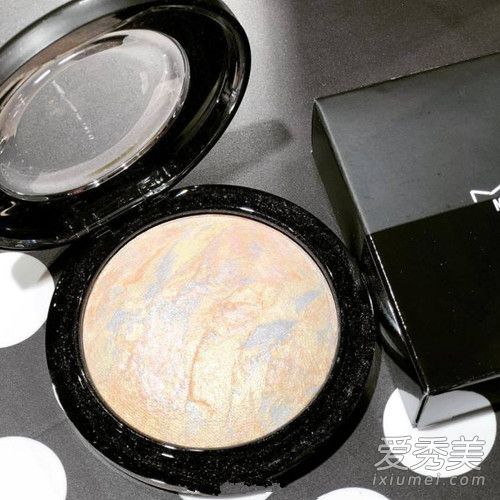 mac unicorn高光泽糕点怎么样?mac unicorn高光泽糕点怎么样