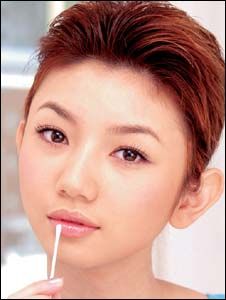 擦干!秋季护唇,避免亲吻尴尬