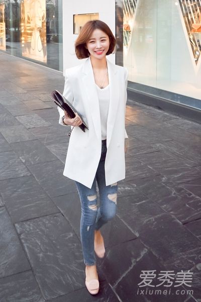 小西服上班族必须提高智力气质