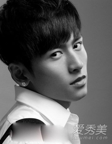 最新款男生时尚短发款式帅帅全靠刘海