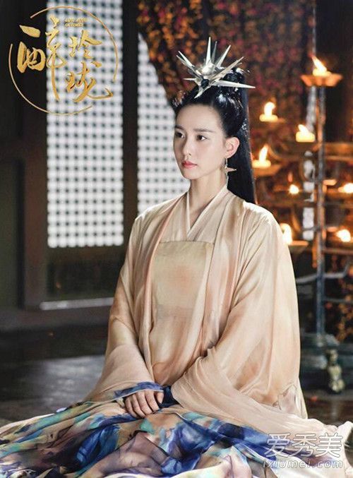 醉醺醺而精致的刘师师发型被糟蹋了,韩栋和陈伟霆也遭殃了。