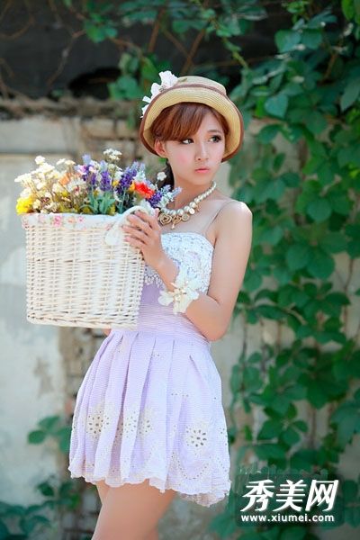 推荐打造浪漫公主风情的约会礼服