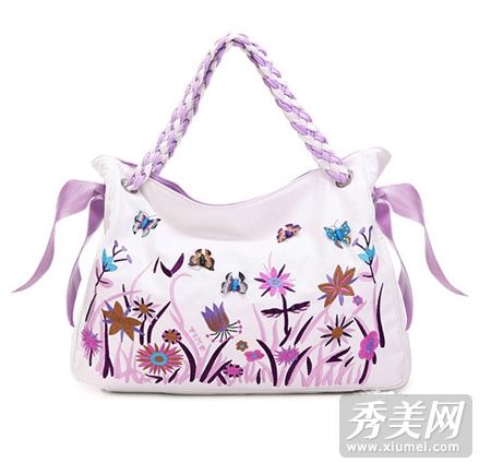 夏日落幕，美丽的包包与裙子完美搭配