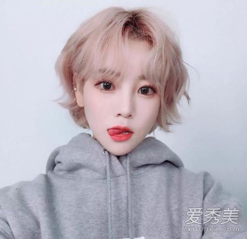 2019年,他们将再次聚集在一起,投入短发的怀抱?13个模板为你准备好了,从发型到发色。