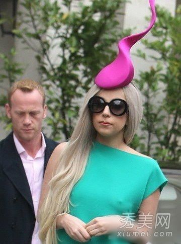 现代前卫Lady Gaga夸张酷炫头饰最求镜