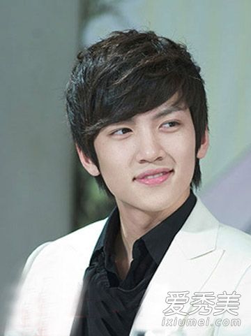 流行男神姬昌旭发型短发写真美眸