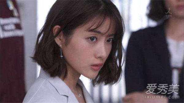 不自然的石原聪美发型叫什么名字