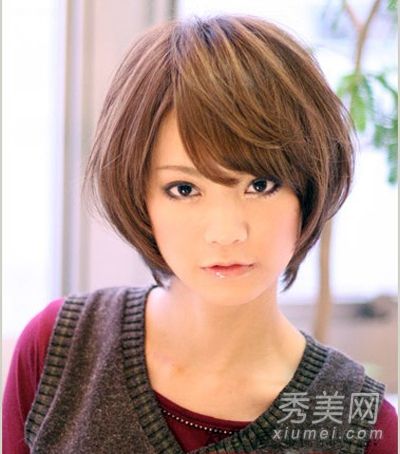 大脸看起来像什么样的发型?日本人有着整齐、瘦削的脸庞和短发