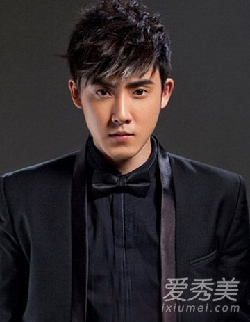 生产和服务的控制!2015年男士穿正式服装最合适的发型。