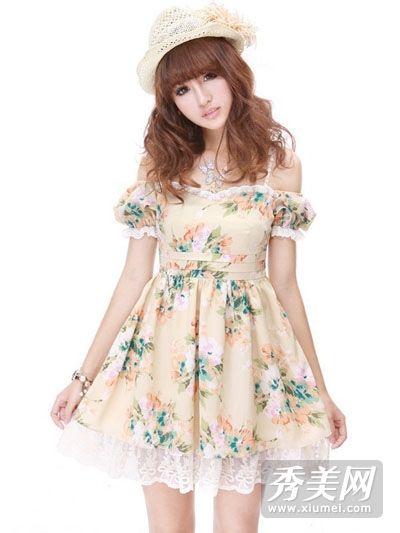 端午节最漂亮的服装是出众的美丽和气质。