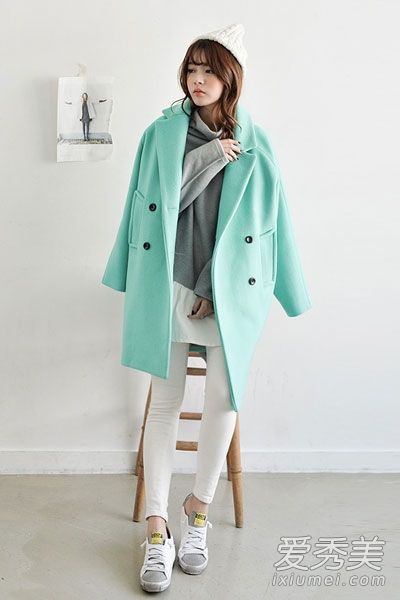 糖果色的羊毛大衣在早春最受欢迎。