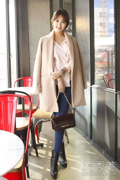 外套+紧身裤知性、干练、简约的欧美风格
