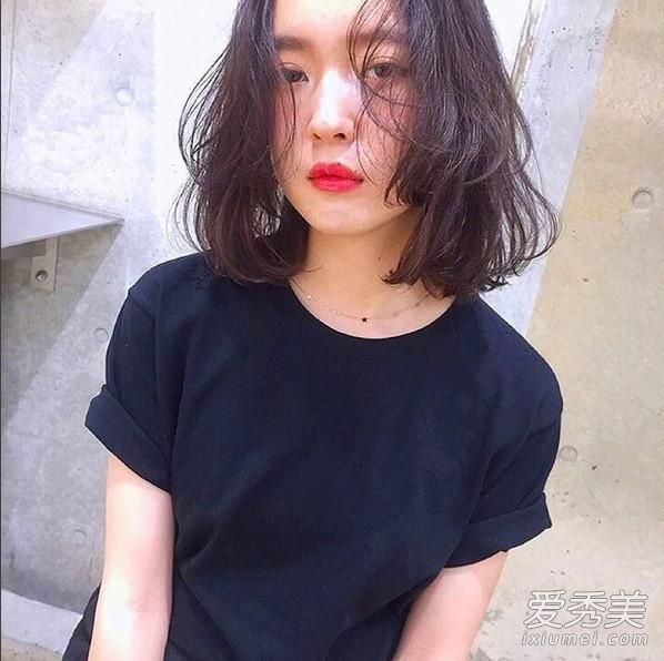 2017年,卷发和大圆脸加上合适的脸型也会变得更瘦更漂亮!