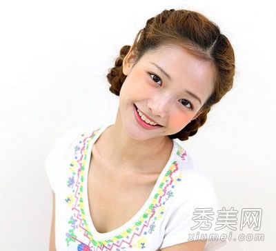 甜美范编织头发的五步头发排列容易做到