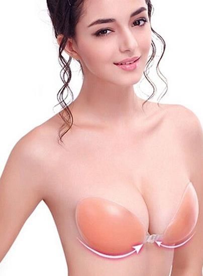 你穿什么泳衣来展示你的胸部
