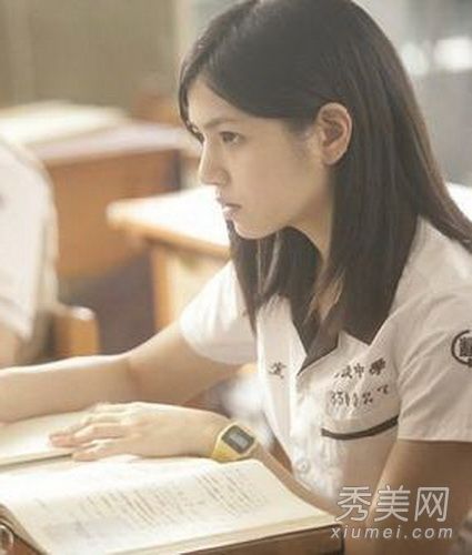 《那些年》女主角陈妍希多变的发型纯净甜美。