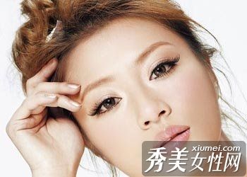 细眉过时,自然粗眉在秋天最受青睐。