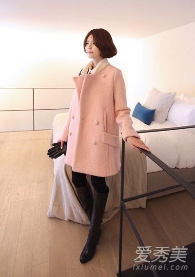 羊毛大衣和靴子最配哪种鞋