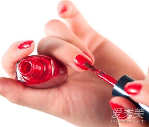 指甲油是可剥离的还是不可剥离的?可剥离指甲油更有害。