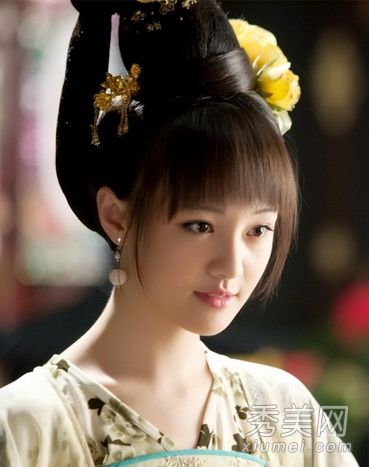 “凤凰图腾”走进湖南卫视的郑爽古装——美丽甜美的头发