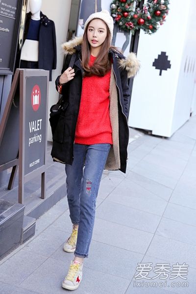 当他穿上韩凡的运动鞋和紧身裤时，棉袄就可以了。