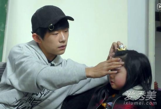 放开我的北鼻。杰克逊·易棒球帽是什么牌子的？