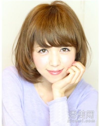 高额头的女孩看起来什么发型好?最新的日本短发款式