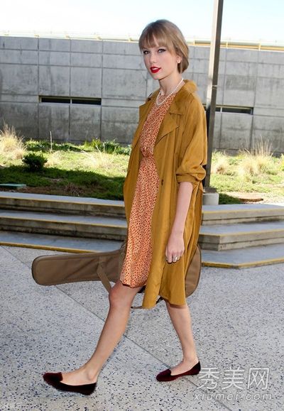 泰勒的服装搭配