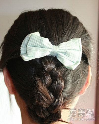 范女士的辫子分五个步骤。