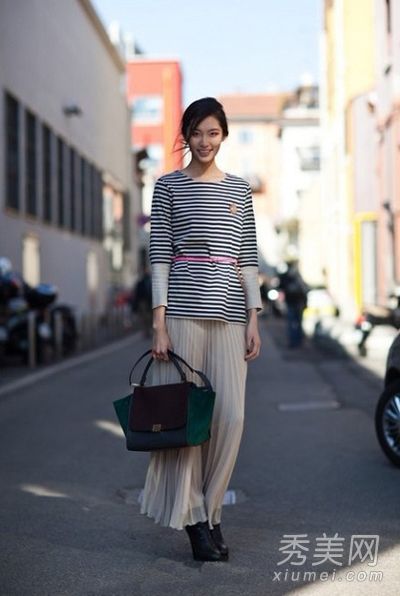 春装又高又薄，有隐藏的露珠。