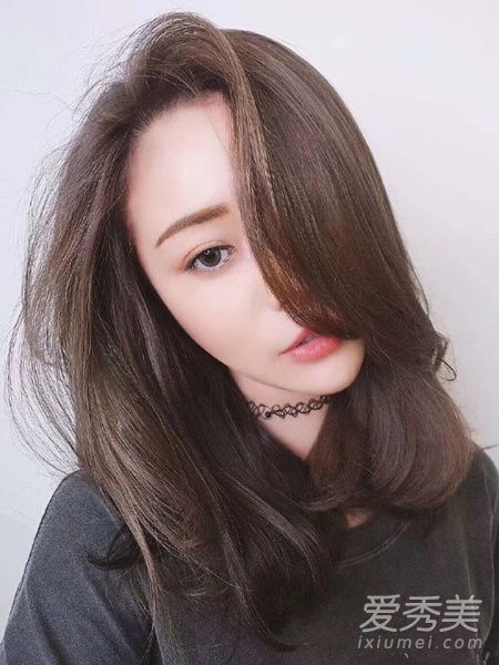 你喜欢什么样的红色刘海，红色还是红色？你怎么卷它们