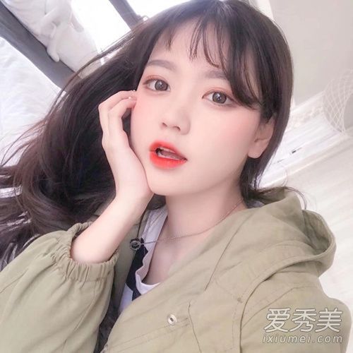 你厌倦看刘海了吗?韩国的小妹也准备了各种开启方法
