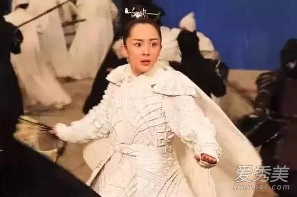 发际线一直延伸到头顶?向杨蜜学习,改变你的刘海!