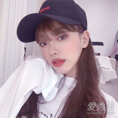什么样的发型在开幕季看起来不错?这14种款式已经为你准备好了!
