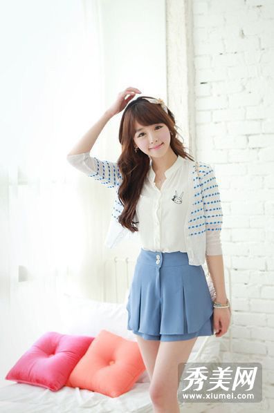 高腰裤裙打造甜美夏日风格