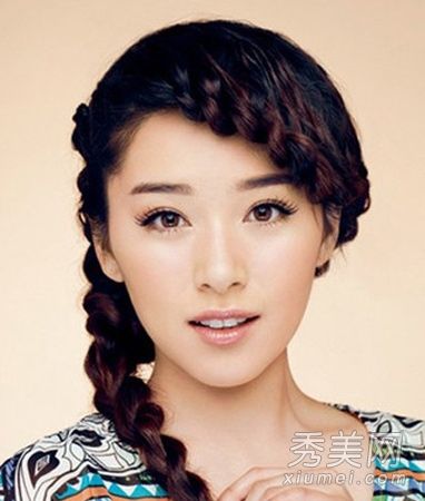 范女士辫发的侧发风格分五步走