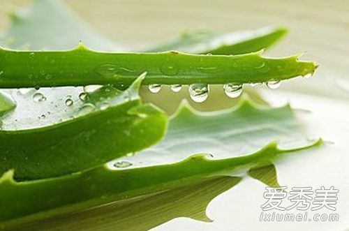 自制的美白面膜具有粉丝一周内羡慕的良好皮肤品质。