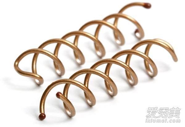 如何使用螺旋理发推子?如何使用螺旋发夹来固定一个好看的盘子。