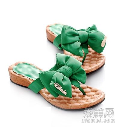 潮爆款夏季凉鞋释放你的双脚魅力