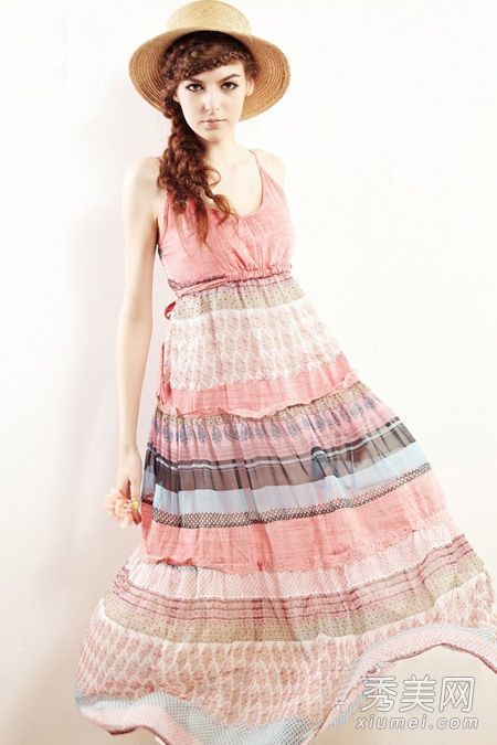 展现迷人热带风情的浪漫沙滩装