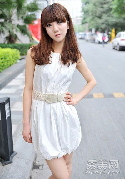 8件无袖连衣裙变成气质女孩诱惑