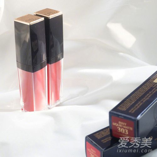 雅诗兰黛的唇彩303和306哪个看起来不错?