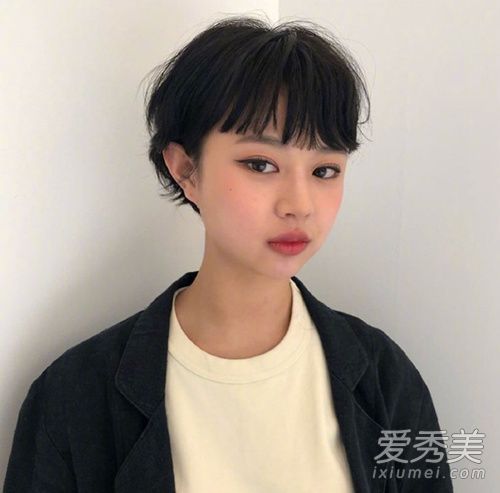 你真的不想尝试2018年新的短发照片。