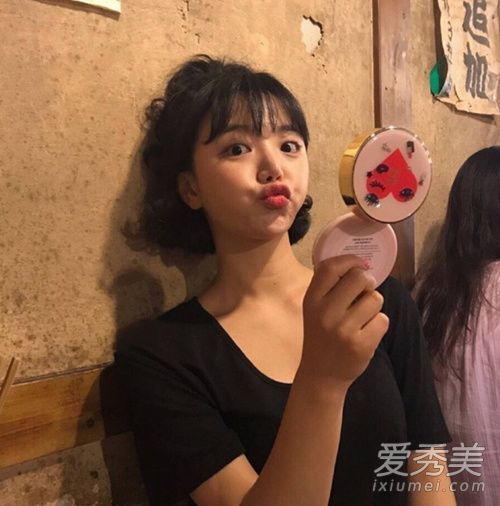 波波头在夏天已经流行了很长时间,任何时候都很新鲜。