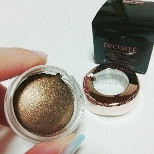 2018德克尔眼影多少钱?