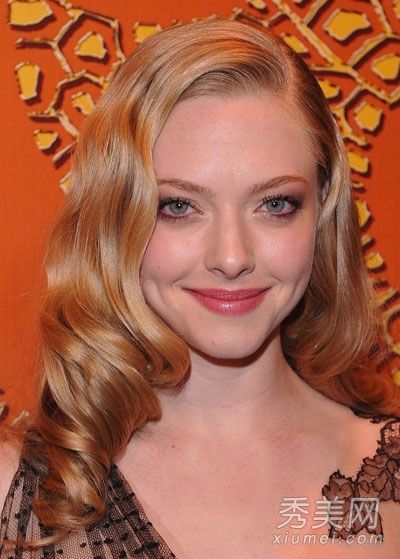 好莱坞时尚女王展示9种新年发型